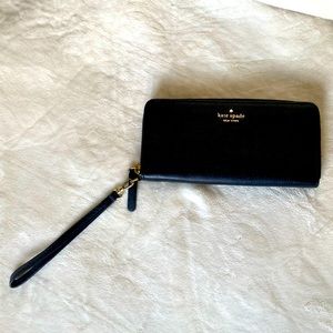 Large black kate spade zipper wallet